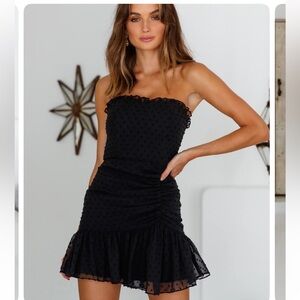 HELLO MOLLY Face On Magazines
Dress Black